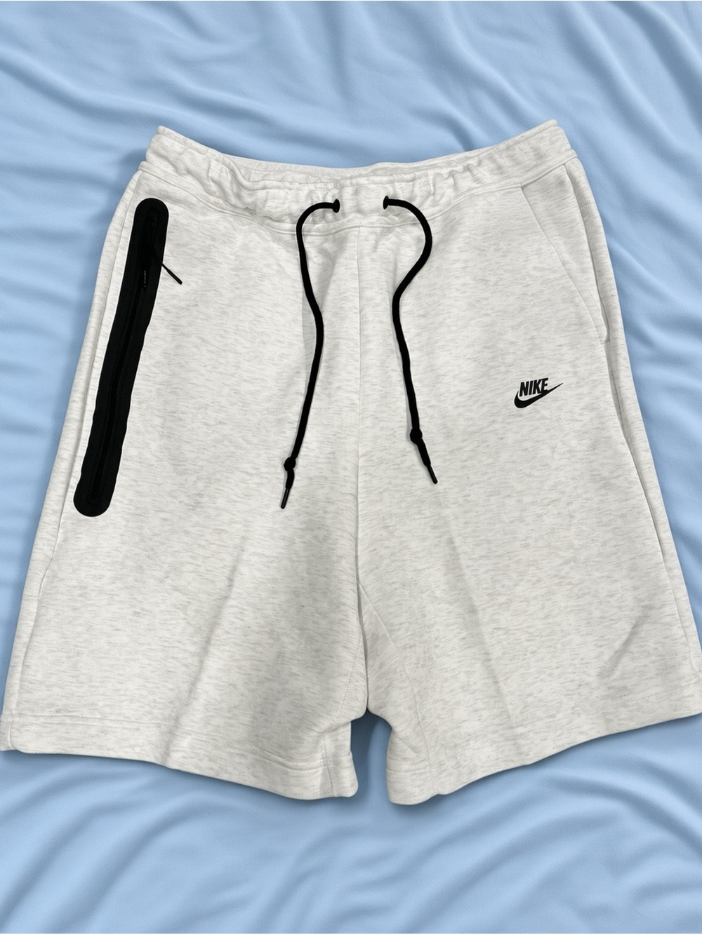 Nike Men’s Light Gray Athletic Shorts with Black Accents